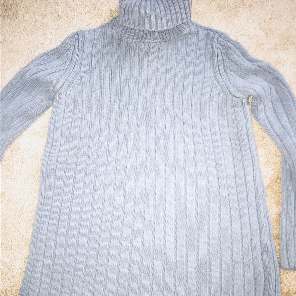 Crown neck sweater